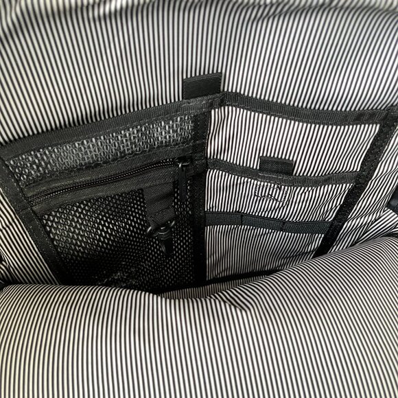 Herschel Tech Daypack Mid, Black Crosshatch - Picture 8 of 14